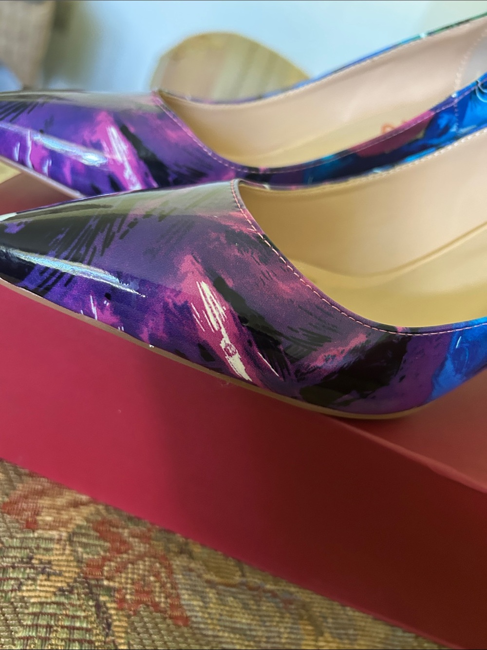 YDN Iridescent Blue-Purple Pointed Toe Heels - Picture 3 of 6
